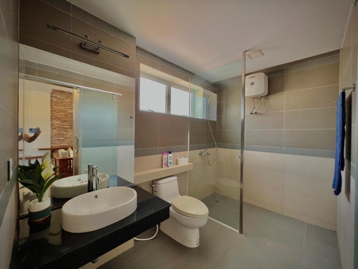 Wh Bassac Residence Phnom Penh Exterior photo