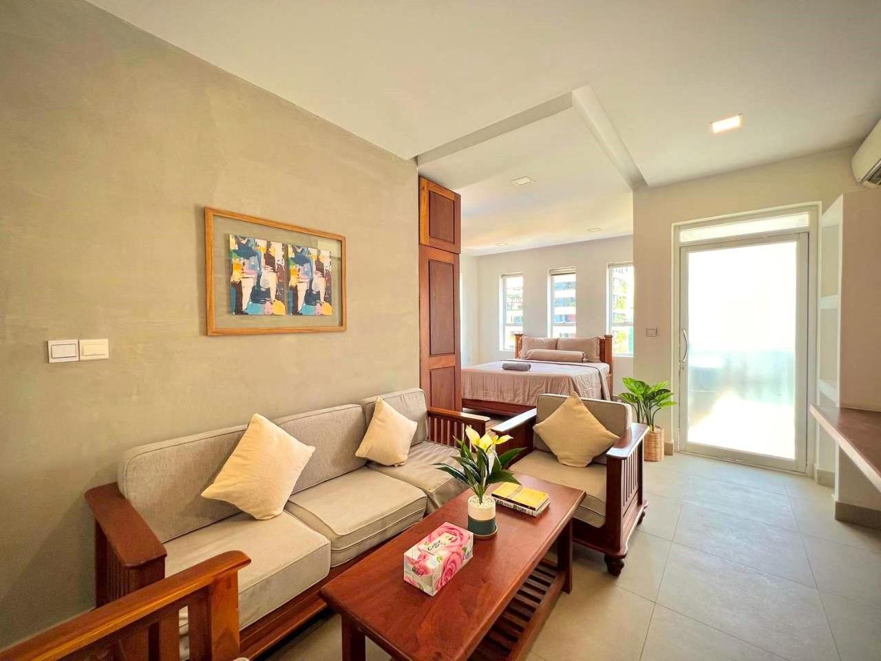 Wh Bassac Residence Phnom Penh Exterior photo